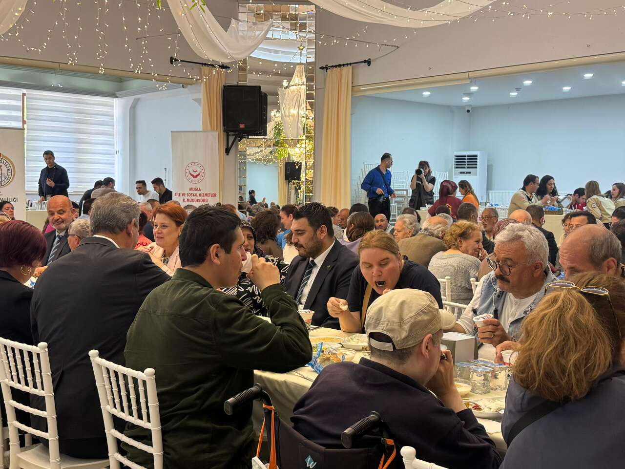 Menteşe’de Anlamlı Buluşma: Vali Akbıyık Engelli Bireylerle Bir Araya Geldi 15